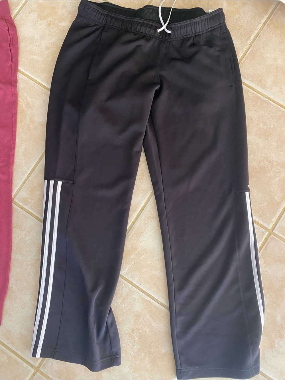 Women bundle of 3 Joggers - Picture 3 of 3